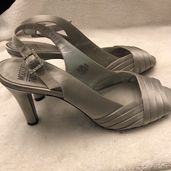 Mootsies Tootsies Silver Heels Rhinestone Buckle - Picture 4 of 9